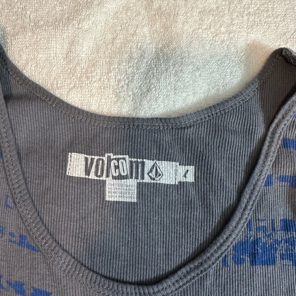 Vintage Y2K Volcom ribbed tank top, Juniors size Large, like new!!! - Picture 3 of 5